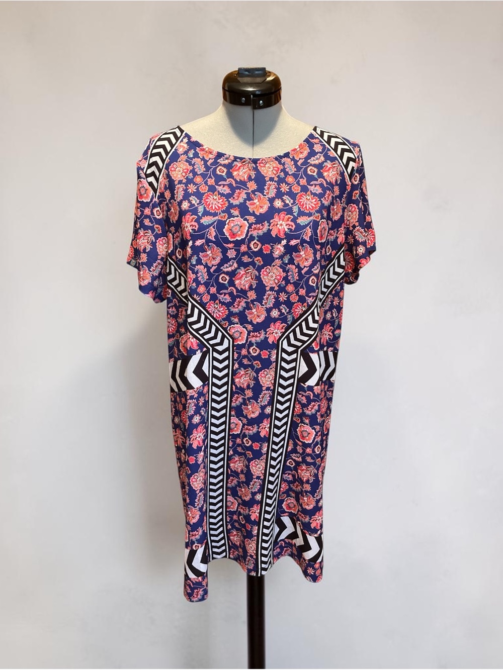 MINKPINK Navy and Pink Floral Midi Dress with Graphic Trim XS